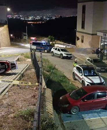 Kaldırıma çarpan motosikletten düşen çift ağır yaralandı, anne karnındaki bebek öldü