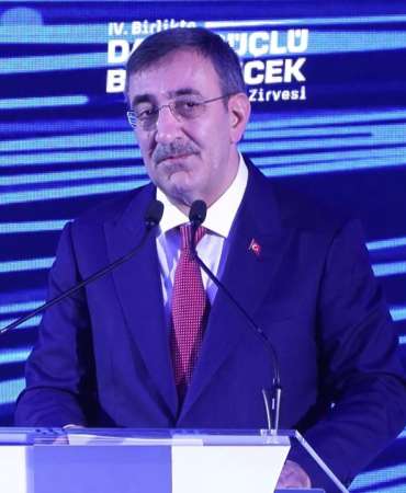 Cumhurbaşkanı Yardımcısı Yılmaz: Kişi başına gelirimizi 25 bin dolara taşımayı amaçlıyoruz