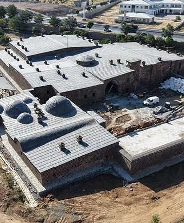 Restorasyonu süren El Aman Hanı ve Ahmet Eren Konağı, turizme hizmet verecek