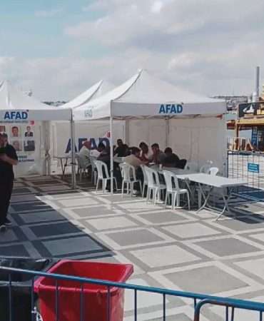 Silivri’de batan gemideki 9 mürettebatı arama çalışmalarında 14