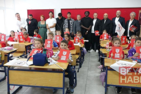 Samsunspor, minik taraftarlarını defter kampanyasında buluşturdu
