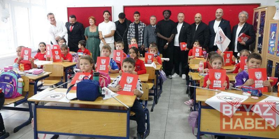Samsunspor, minik taraftarlarını defter kampanyasında buluşturdu