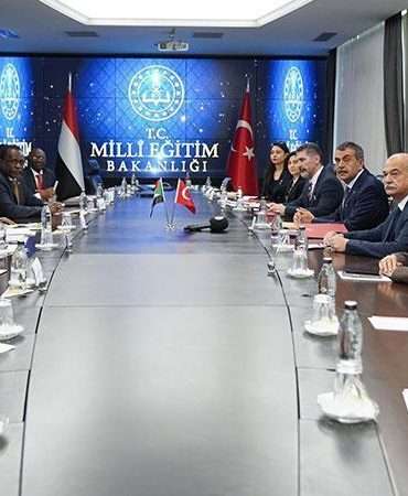 Bakan Tekin, Sudan Eğitim Bakanı Hajar ile bir araya geldi