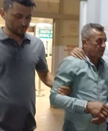 Parkta karşılaştığı husumetlisini bıçakla ağır yaraladı