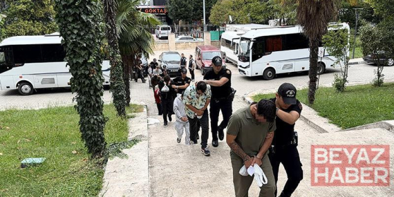 ‘Sokaklar Güvende’ operasyonundaki 53 şüpheliden 21’i adliyede
