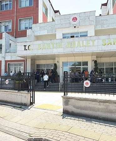Eğlence mekanında 1 kişinin öldürüldüğü, 4 kişinin de yaralandığı kavgaya 6 tutuklama