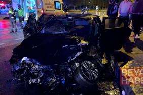 Maltepe’de iki otomobil çarpıştı: 2’si ağır 11 yaralı