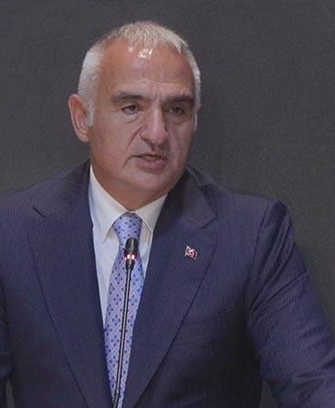 Bakan Ersoy: İstanbul dünyanın en büyük etkinliklerine ev sahipliği yapabilecek sayılı metropollerden biri