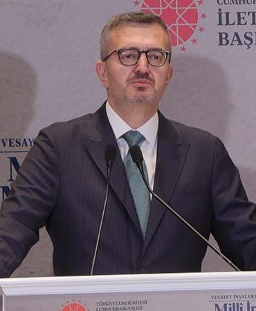 İletişim Başkanı Duran: Türkiye darbelere ve darbecilere milli iradenin vesayet altına alınmasına asla izin vermeyecektir