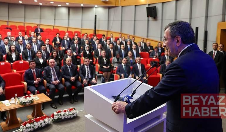 Cumhurbaşkanı Yardımcısı Yılmaz, kaymakam adaylarıyla bir araya geldi