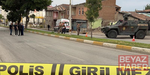 Erzurum’da boşanma aşamasındaki çiftin yakınları arasında silahlı çatışma: 1’i polis 12 yaralı
