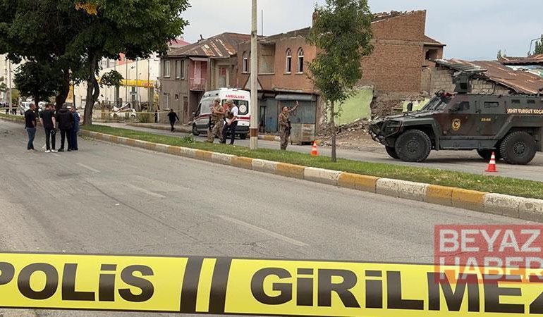 Erzurum’da boşanma aşamasındaki çiftin yakınları arasında silahlı çatışma: 1’i polis 12 yaralı