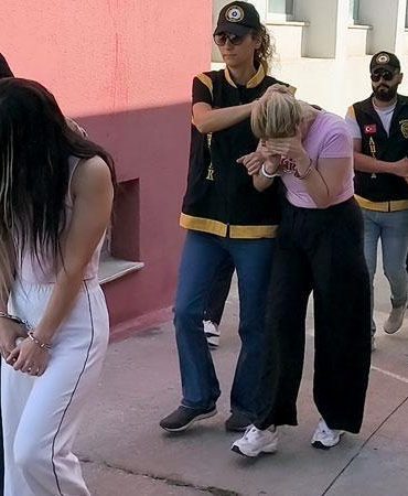 Fuhuş operasyonu düzenlenen masaj salonu ve güzellik merkezleri müşterilerine katalog göndermiş