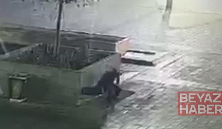 Beyoğlu’nda bankta unutulan cep telefonunu çalan şüpheli kamerada