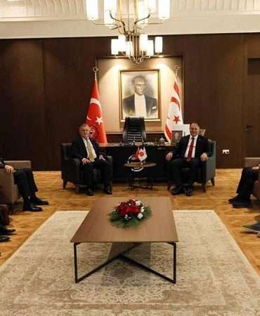 Bakan Bak, KKTC Meclis Başkanı Öztürkler ile görüştü