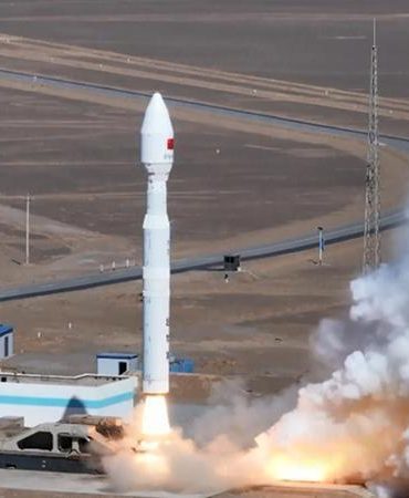 Çin, ‘Lijian-1’ roketiyle 9 uyduyu uzaya gönderdi