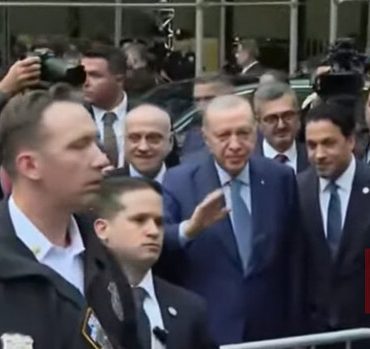 Cumhurbaşkanı Erdoğan’a Türkevi’nde coşkulu karşılama