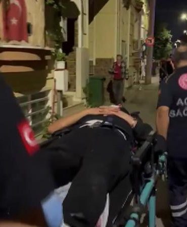 Önce tartıştığı kişiyi ardından kendini vurdu; ambulansa taşınırken tepki gösterdi