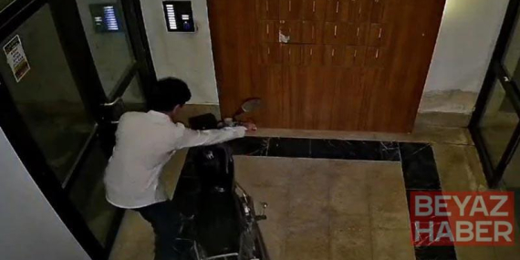 Motosikleti sürükleyerek çaldı; o anlar kamerada