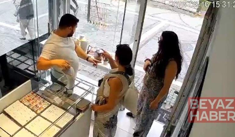 Bulgaristan uyruklu 2 kadının 325 bin liralık altın ve gözlük çaldığı anlar kamerada