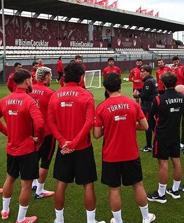 A Milli Futbol Takımı, Fransa maçının hazırlıklarına devam etti