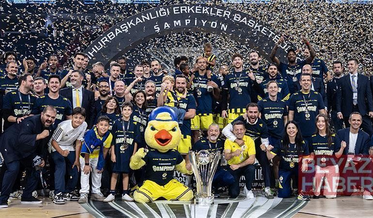 Fenerbahçe Tarfin, şampiyonluk kupasını aldı