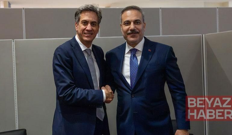 Bakan Fidan, Birleşik Krallık Dışişleri Bakanı Miliband ile görüştü