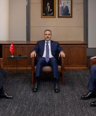 Bakan Fidan, Türkiye-Suriye-Suudi Arabistan Üçlü Dışişleri Bakanları toplantısına ev sahipliği yaptı