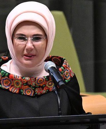 Emine Erdoğan: Birincil meselemiz, kullan-at kültüründen uzaklaşmak olmalı