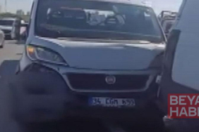 Avcılar’da 3 aracın karıştığı zincirleme kaza kamerada