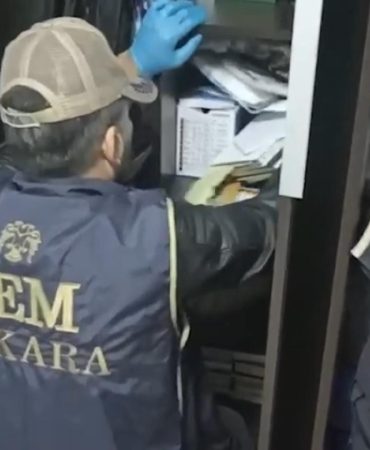 MASAK sistemine sızan FETÖ yapılanmasına operasyon: 5 gözaltı