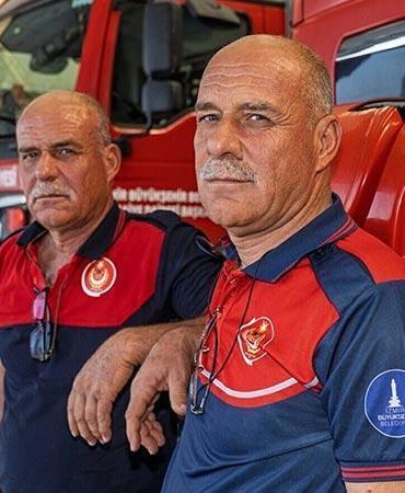 İkizler aynı gün itfaiyeci oldular aynı gün evlendiler