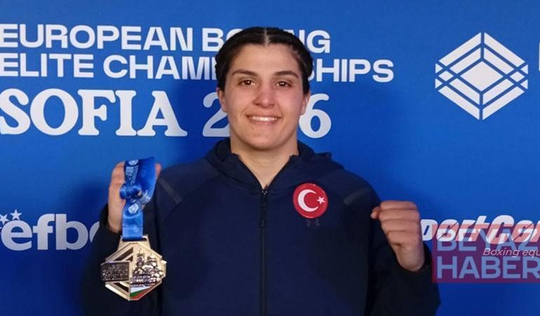 Cumhurbaşkanı Erdoğan, altın madalya kazanan Busenaz Sürmeneli