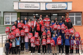 Samsun’da kırsaldaki öğrencilere Samsunspor çantası