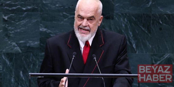 Arnavutluk Başbakanı Edi Rama'ya New York'ta protesto: Yumurta fırlatıldı