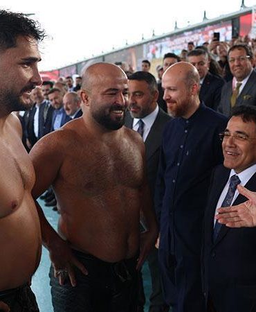 Cumhurbaşkanı Erdoğan, Yağlı Güreş Cumhurbaşkanlığı Kupası final mücadelelerini izledi