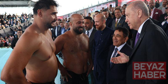 Cumhurbaşkanı Erdoğan, Yağlı Güreş Cumhurbaşkanlığı Kupası final mücadelelerini izledi