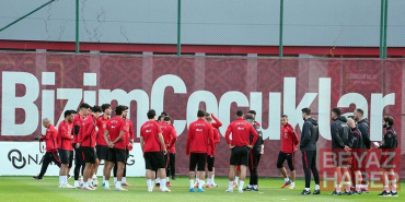 A Milli Futbol Takımı, İtalya maçı hazırlıklarına başladı