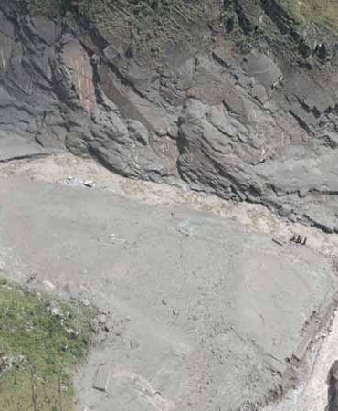 Nepal’de çığ düştü: 10 kişi kayıp
