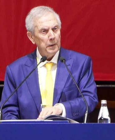 Aziz Yıldırım: Türkiye