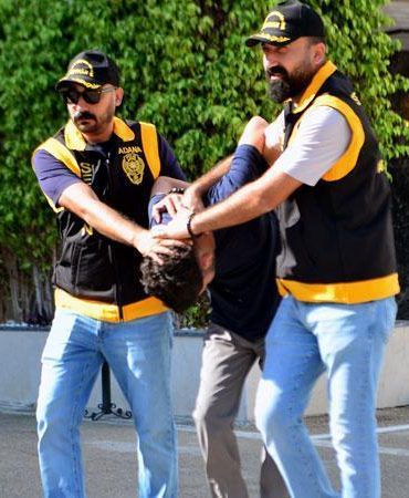 317 suçtan aranan firari hükümlü, saklandığı apartman dairesinde yakalandı