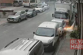 Kağıthane’de yeraltı elektrik kablolarında patlama: Aracını son anda kurtardı