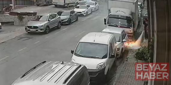 Kağıthane’de yeraltı elektrik kablolarında patlama: Aracını son anda kurtardı