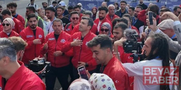 Selçuk Bayraktar, Şanlıurfa’da türküyle karşılandı