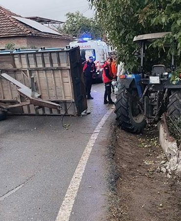 Balıkesir’de traktör römorku devrildi: 23 yaralı