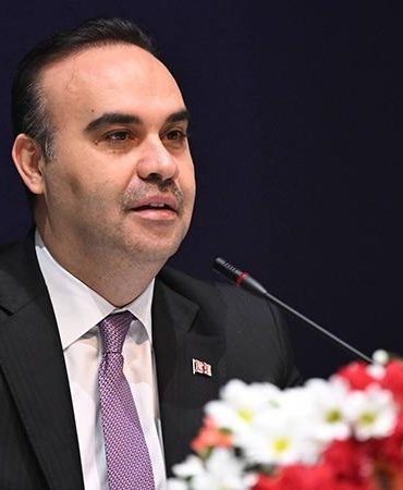 Bakan Kacır: Sanayicilerimize yatırım kredisine hızlı erişim imkanı sunuyoruz
