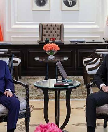 Bakan Kurum, Fenerbahçe Spor Kulübü Başkanı Aziz Yıldırım’ı kabul etti