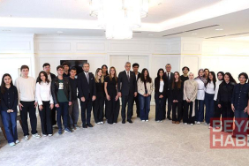 Bakan Memişoğlu, tıp fakültelerine derece ile giren öğrencilerle buluştu