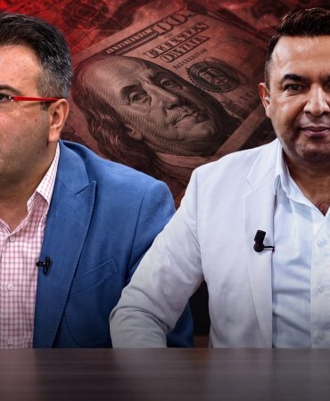 "Uyan Türkiyem" dedi, ayakta uyuttu