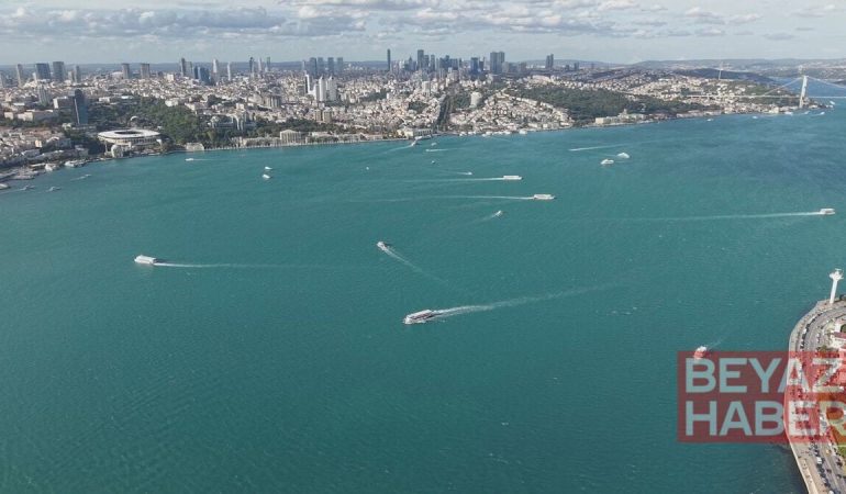 İstanbul'da yağmur sonrası denizin rengi değişti